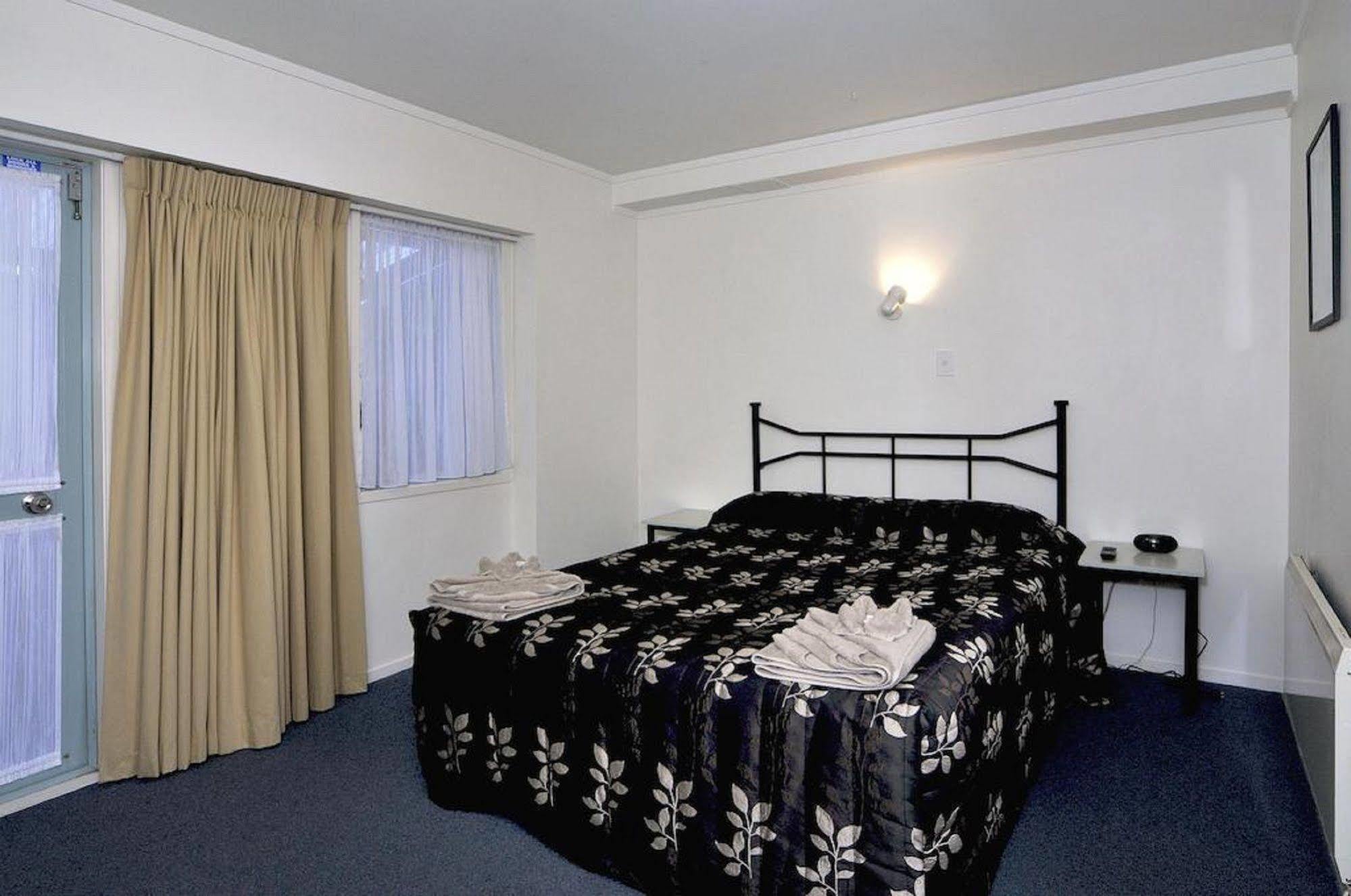 Fenton Court Motel Роторуа Екстериор снимка